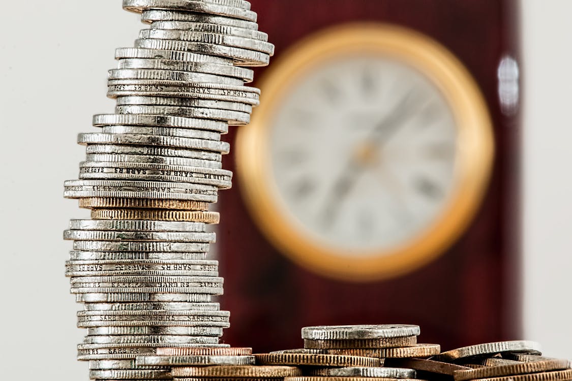 Leverage: the double-edged sword of finance and the accelerator of wealth