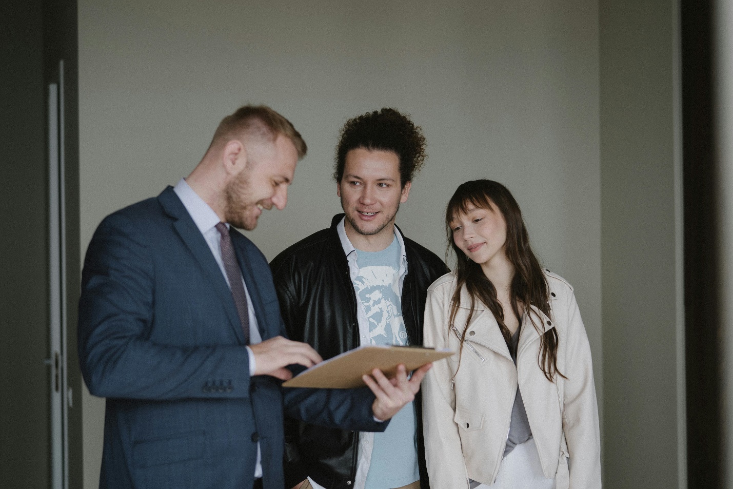 Real Estate Investing in a Digital Age: Leveraging Technology for Success