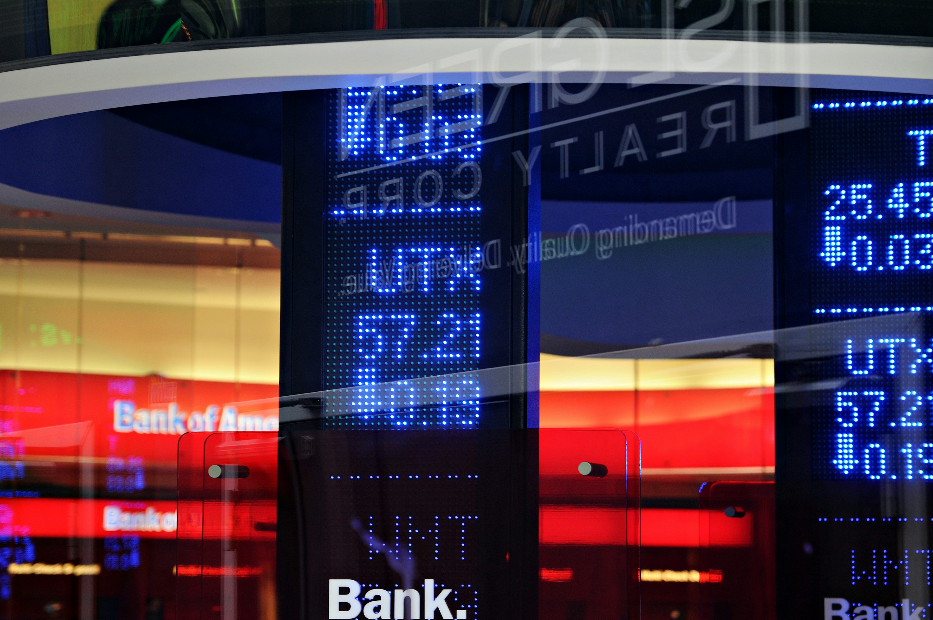 How does the emotional virus in the financial market prevent the panic from spreading rapidly?