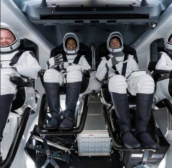 The Rise of the Space Economy: Investment Prospects and Financial Hurdles in Space Tourism